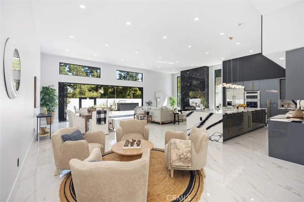 Irvine, California 92603, United States, 5 Bedrooms Bedrooms, ,5 BathroomsBathrooms,Residential,Active,160008