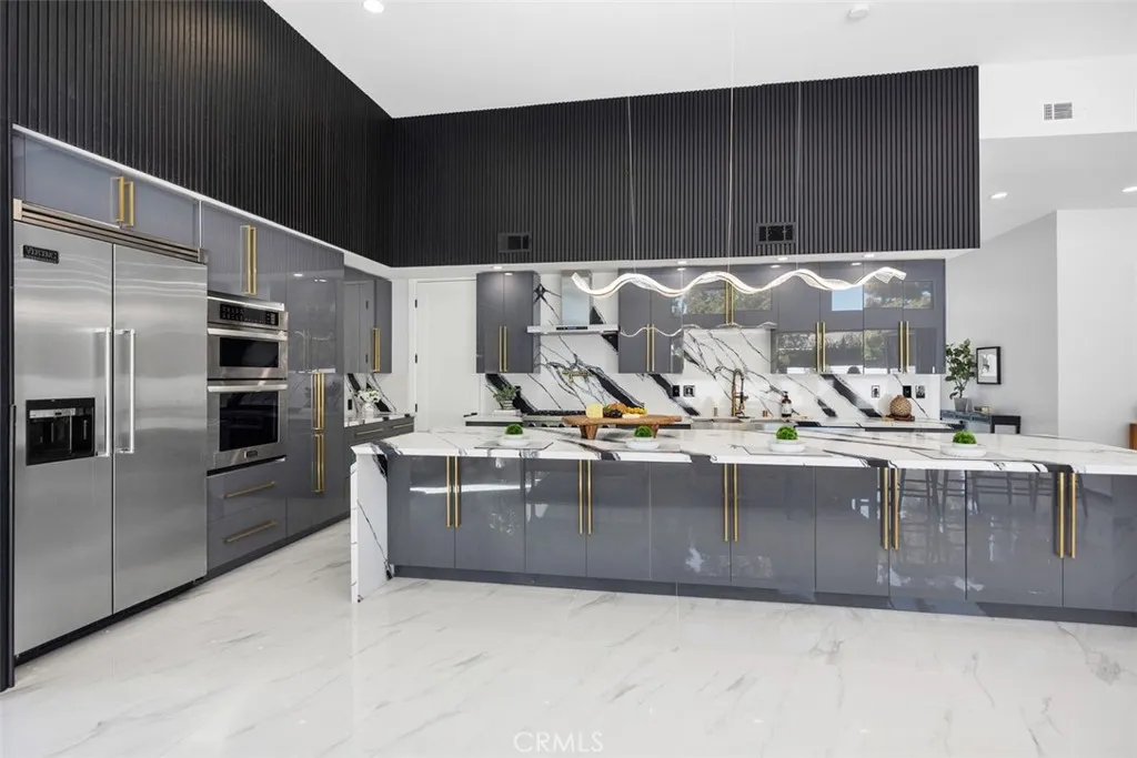 Irvine, California 92603, United States, 5 Bedrooms Bedrooms, ,5 BathroomsBathrooms,Residential,Active,160008