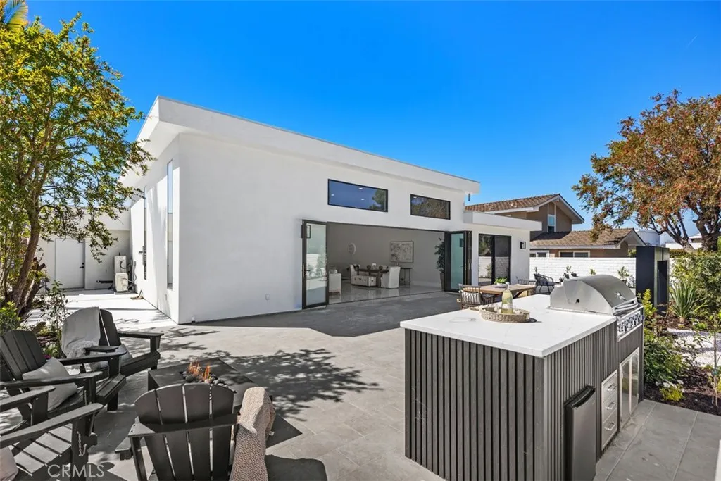 Irvine, California 92603, United States, 5 Bedrooms Bedrooms, ,5 BathroomsBathrooms,Residential,Active,160008