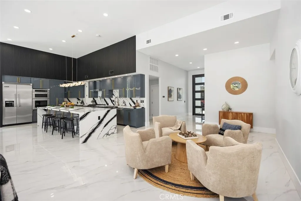 Irvine, California 92603, United States, 5 Bedrooms Bedrooms, ,5 BathroomsBathrooms,Residential,Active,160008