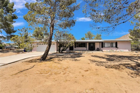 Photo of 19282 Allegheny Road, Apple Valley, CA 92307 (MLS # CV26163469)