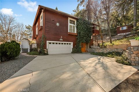 Photo of 971 Grass Valley Rd, Lake Arrowhead, CA 92352 (MLS # IG26022774)