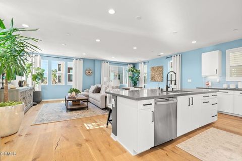 Photo of 1095 Canal Street, Oxnard, CA 93035 (MLS # V1-33816)