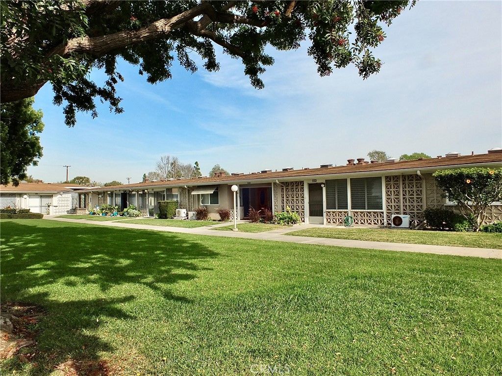 Photo of 13660 Annandale Dr. M1 - 23I Dr, Seal Beach, CA 90740 (MLS # PW26056694)