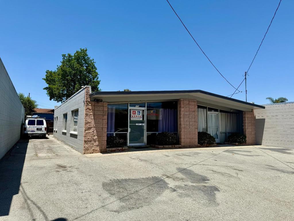 932 Terminal Way 934