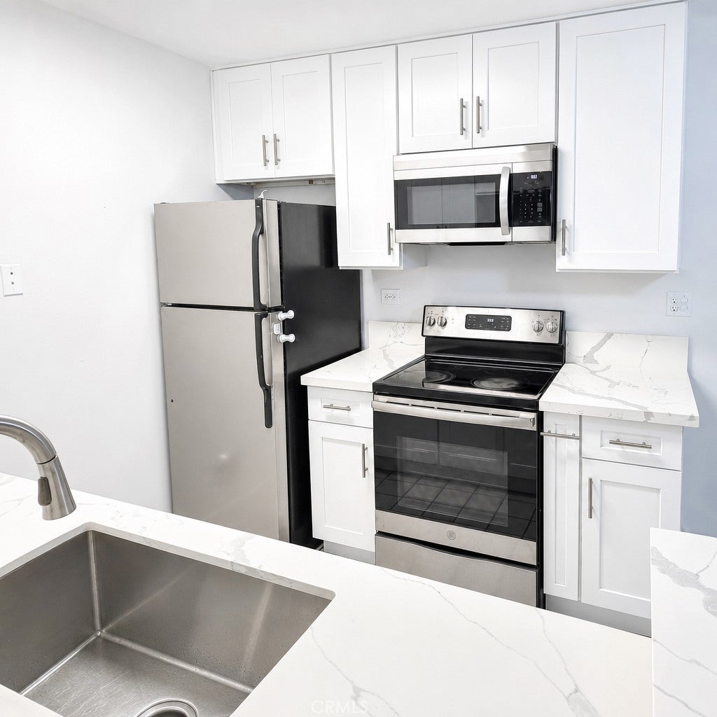 2300 S Hacienda Boulevard G8