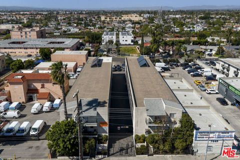 Photo of 7635 Lankershim Boulevard, North Hollywood, CA 91605 (MLS # 26670181)