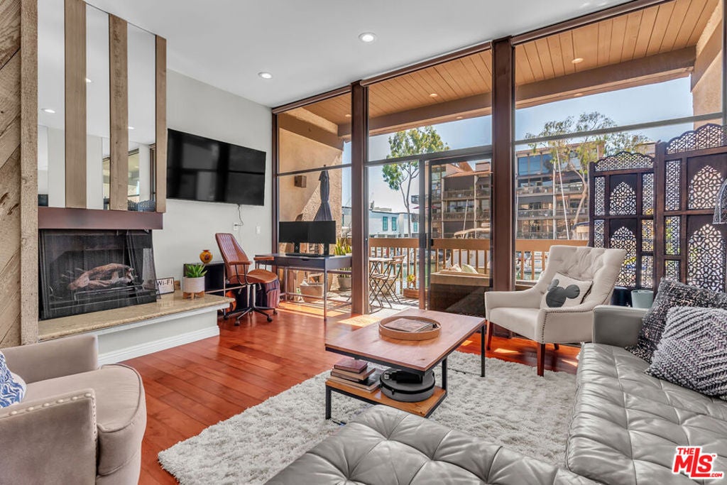 5130 Marina Pacifica Drive