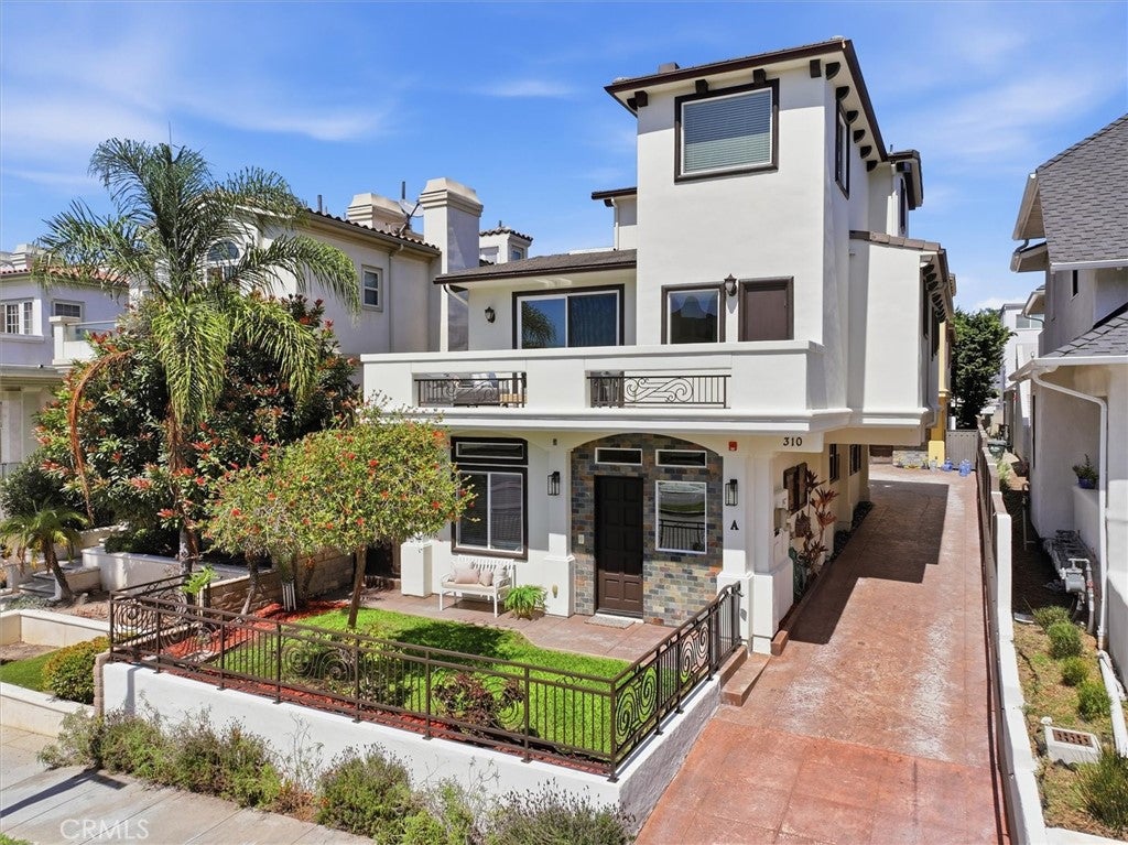 310 N Catalina AVE