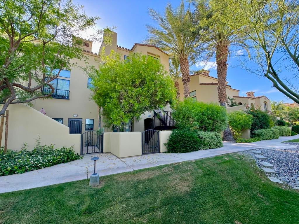 230 Villorrio Drive E