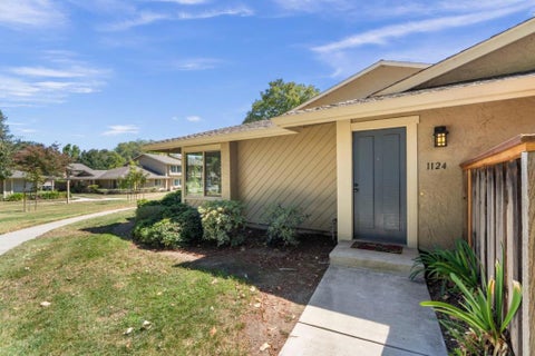 Photo of 1124 Longbranch Court, San Jose, CA 95126 (MLS # ML82061293)