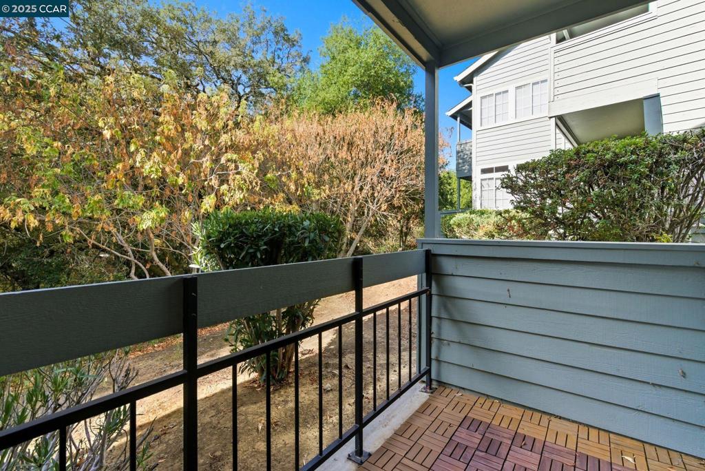 CANYON MEADOWS - Residential