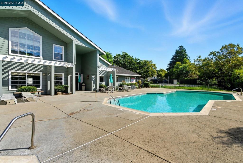 CANYON MEADOWS - Residential