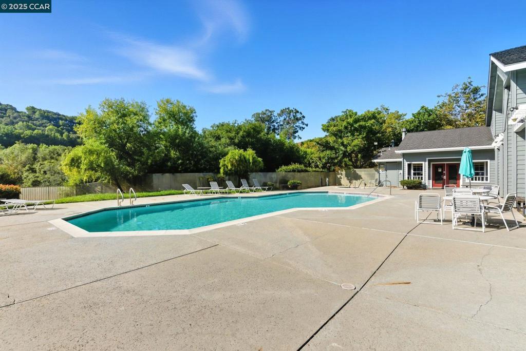 CANYON MEADOWS - Residential