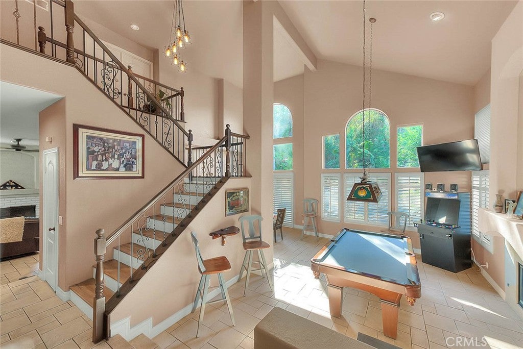 15028 Avenida De Las Flores