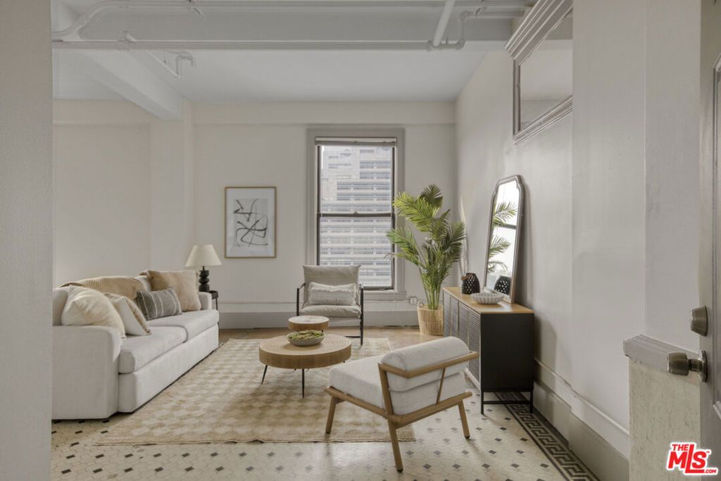 Photo of 108 W 2nd Street #708, Los Angeles, CA 90012 (MLS # 26641739)