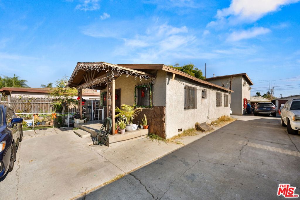 1114 S Kern Avenue