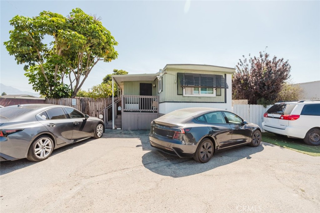 4400 Holt Boulevard 37