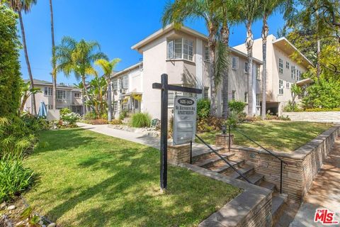 Photo of 1425 N Hayworth Avenue, West Hollywood, CA 90046 (MLS # 26675461)