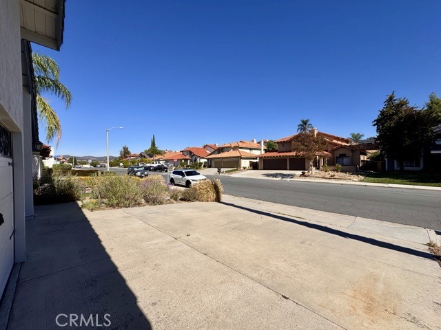 25483 Blackthorne Dr