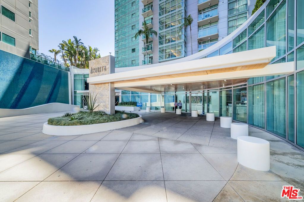 Photo of 13700 Marina Pointe Drive #1018, Marina Del Rey, CA 90292 (MLS # 25610999)