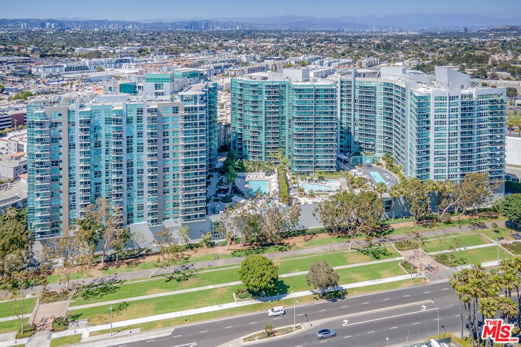 Photo of 13700 Marina Pointe Drive #1018, Marina Del Rey, CA 90292 (MLS # 25610999)
