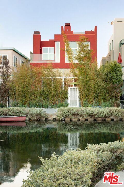 Photo of 2217 Grand Canal Ct, Venice, CA 90291 (MLS # 26651531)