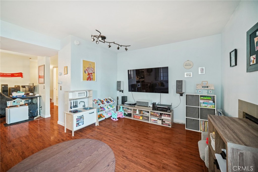 20155 Keswick Street 112