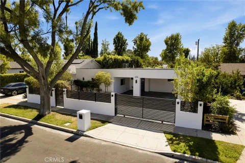 MLS: SR26150849