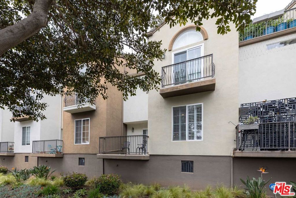 7301 W Manchester Avenue 106