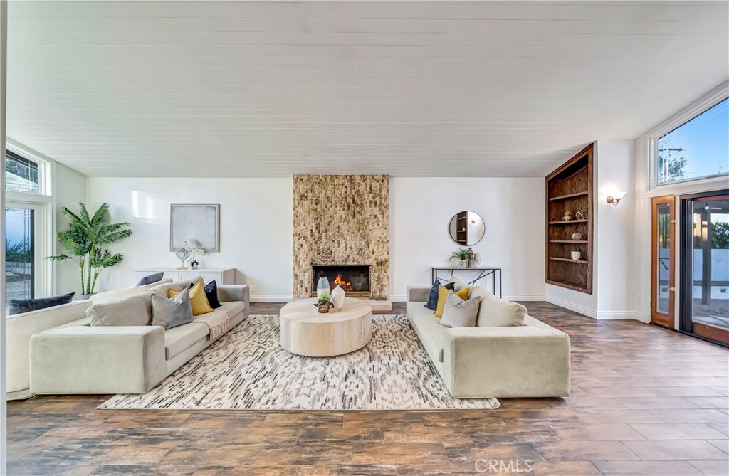 23216 Park Esperanza