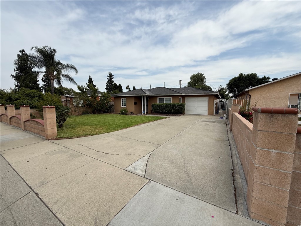 748 E Rosewood Court