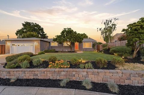 Photo of 536 Coralie Drive, Walnut Creek, CA 94597 (MLS # ML82042438)