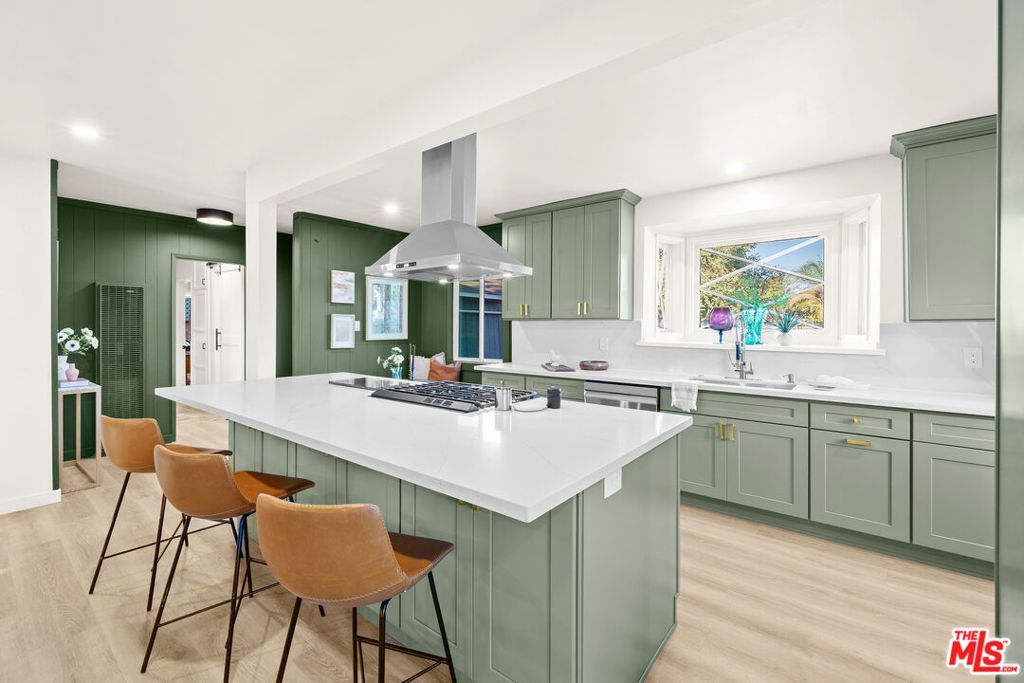 Photo of 11205 Hayter Avenue, Culver City, CA 90230 (MLS # 25594301)