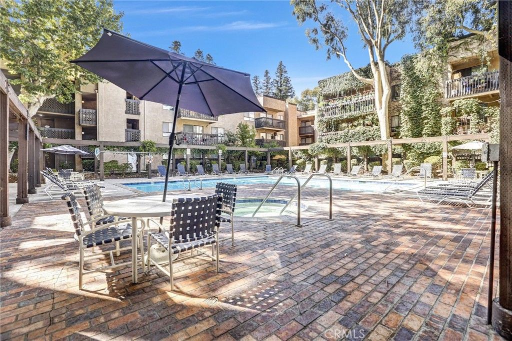 Photo of 22100 Burbank Blvd #130C, Woodland Hills, CA 91367 (MLS # OC25236133)
