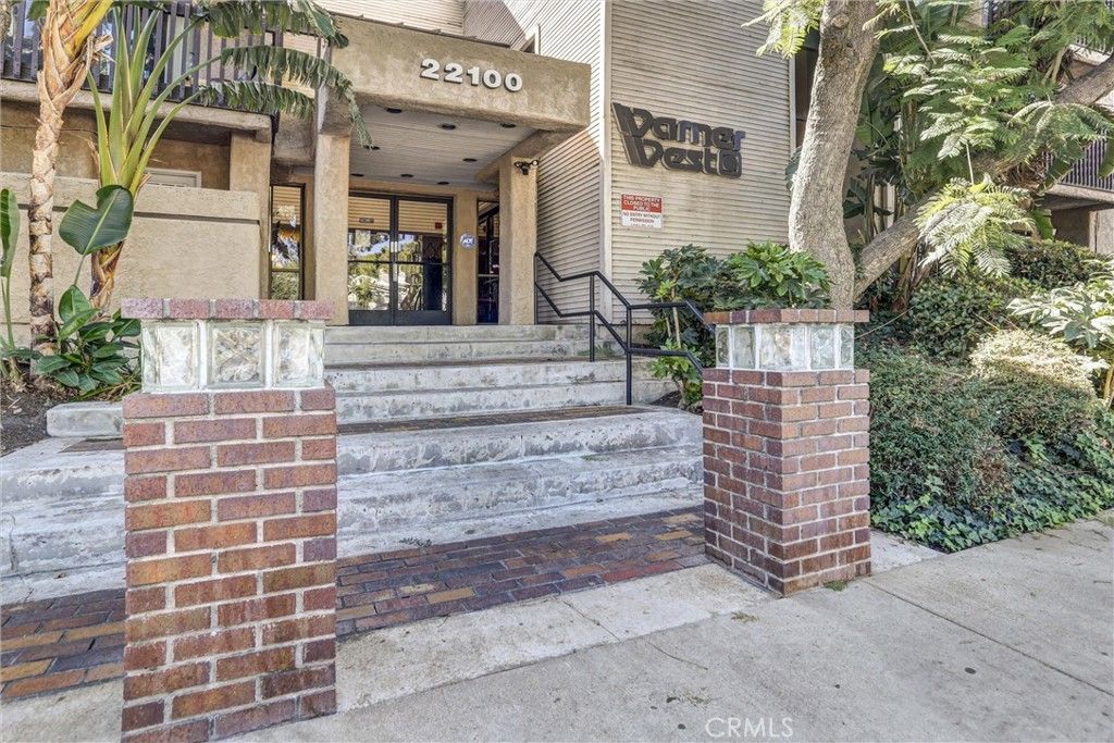 Photo of 22100 Burbank Blvd #130C, Woodland Hills, CA 91367 (MLS # OC25236133)
