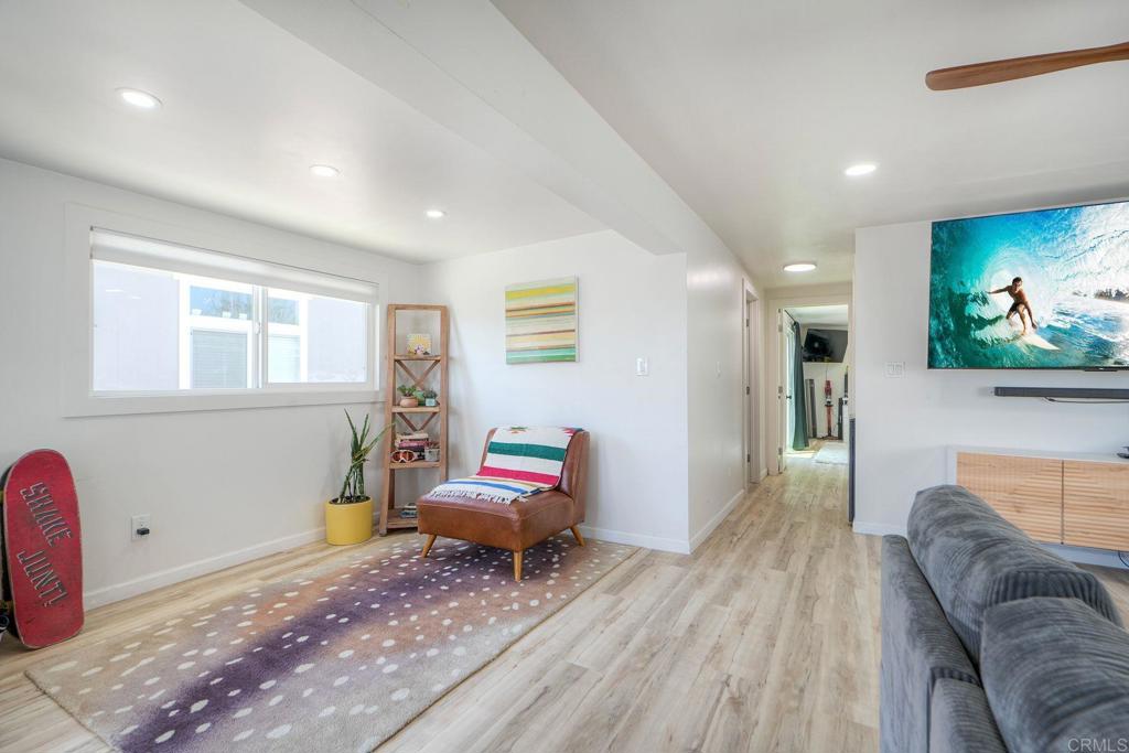 699 N Vulcan Avenue 6