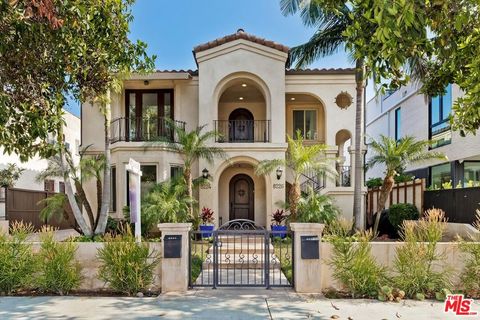 Photo of 8224 W 4TH Street, Los Angeles, CA 90048 (MLS # 26818933)