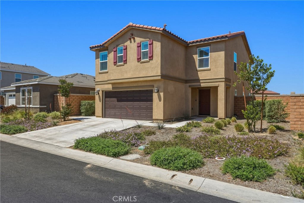 7643 Rubyred Glen