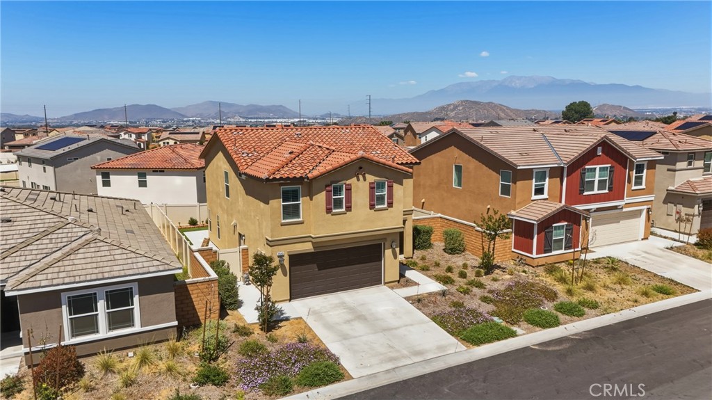 7643 Rubyred Glen