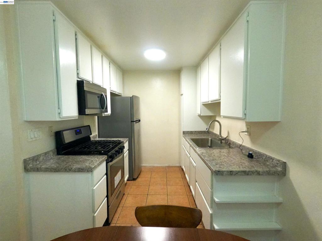 1566 Pine Ave 103A