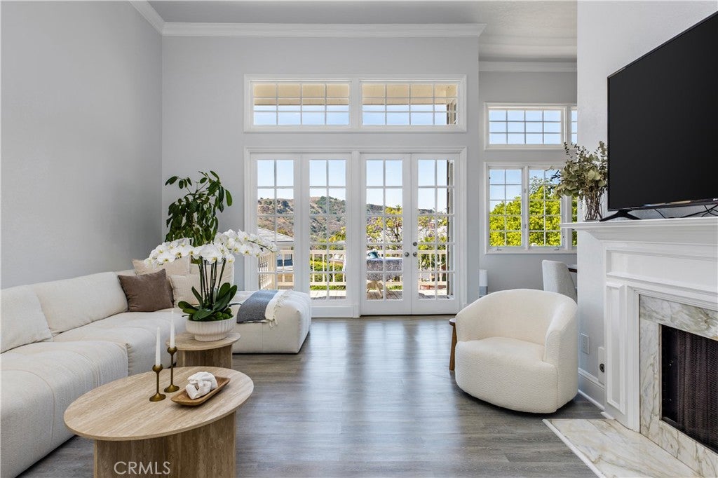 Photo of 2254 The Terrace TER, Los Angeles, CA 90049 (MLS # SB26127615)