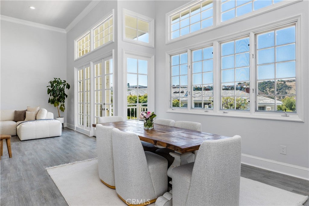 2254 The Terrace TER, Los Angeles CA 90049