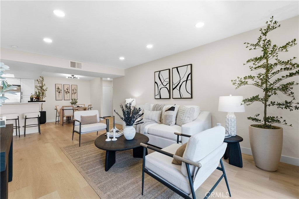 Photo of 278 N Wilshire AVE #B31, Anaheim, CA 92801 (MLS # OC26156982)