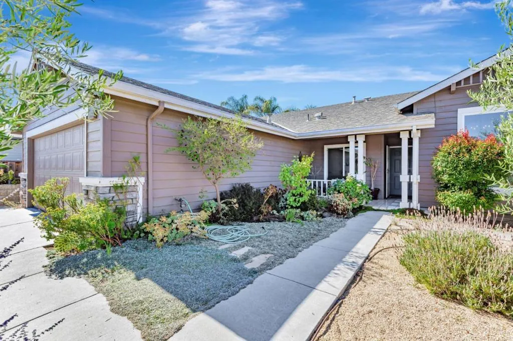 1531 Brighton Drive, Hollister, CA 95023 - MLS ML82016222 - Berkshire ...