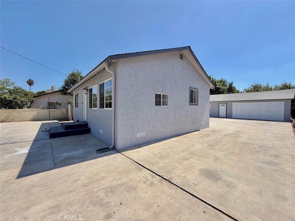 1695 Gould