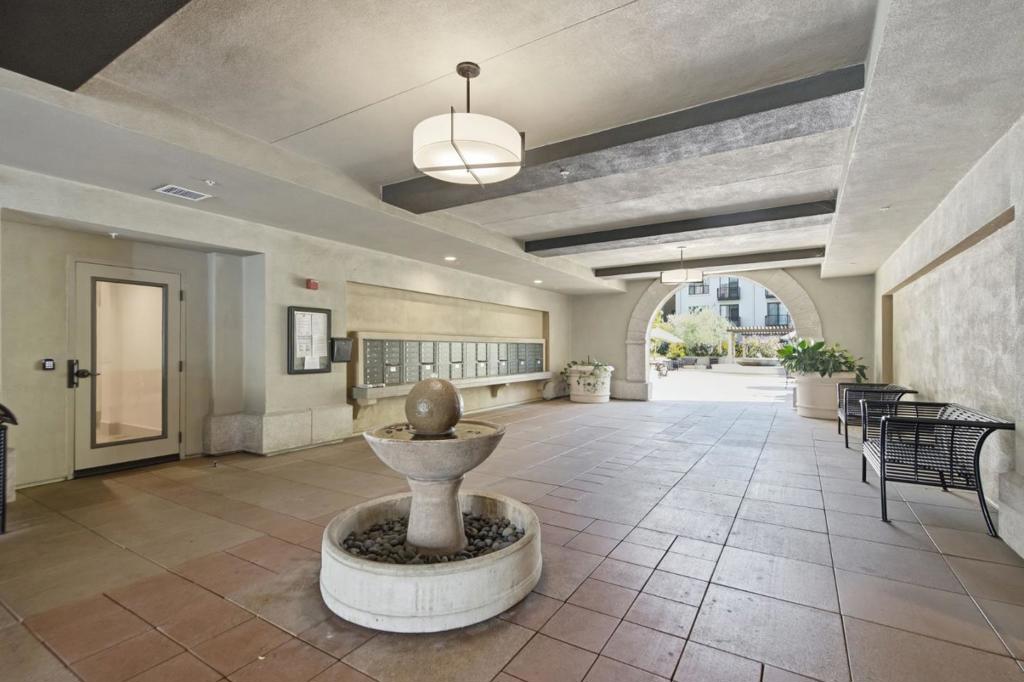 1001 Laurel Street 113
