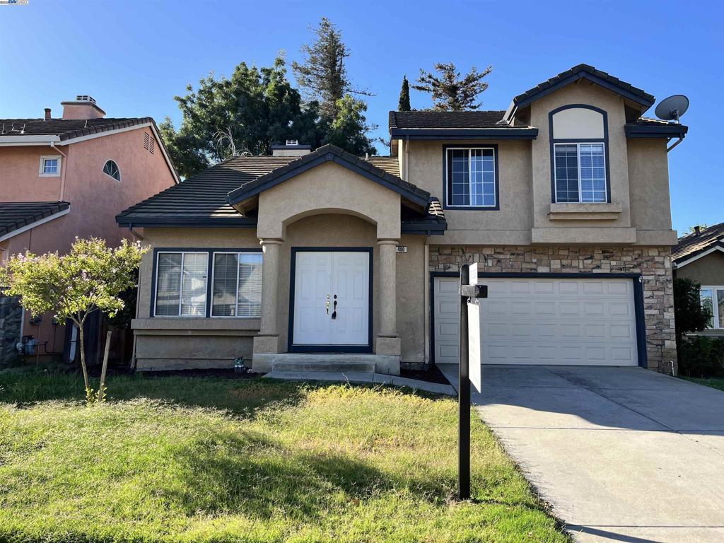 Great home in central Tracy. Located close to downtown, shopping, parks and schools. Apply with RentSpree https://apply.link/ILf56o8