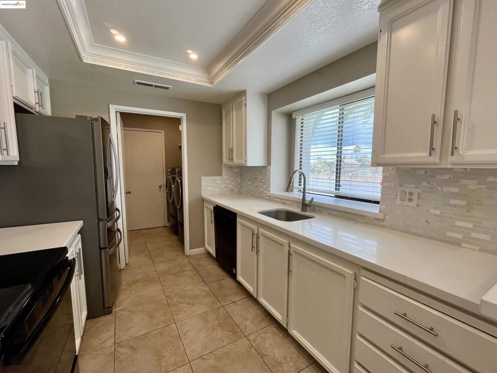 DISCOV BAY - Residential Lease