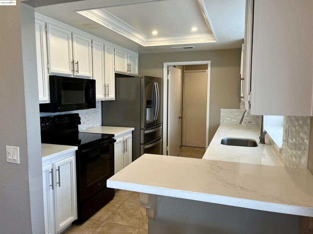 DISCOV BAY - Residential Lease